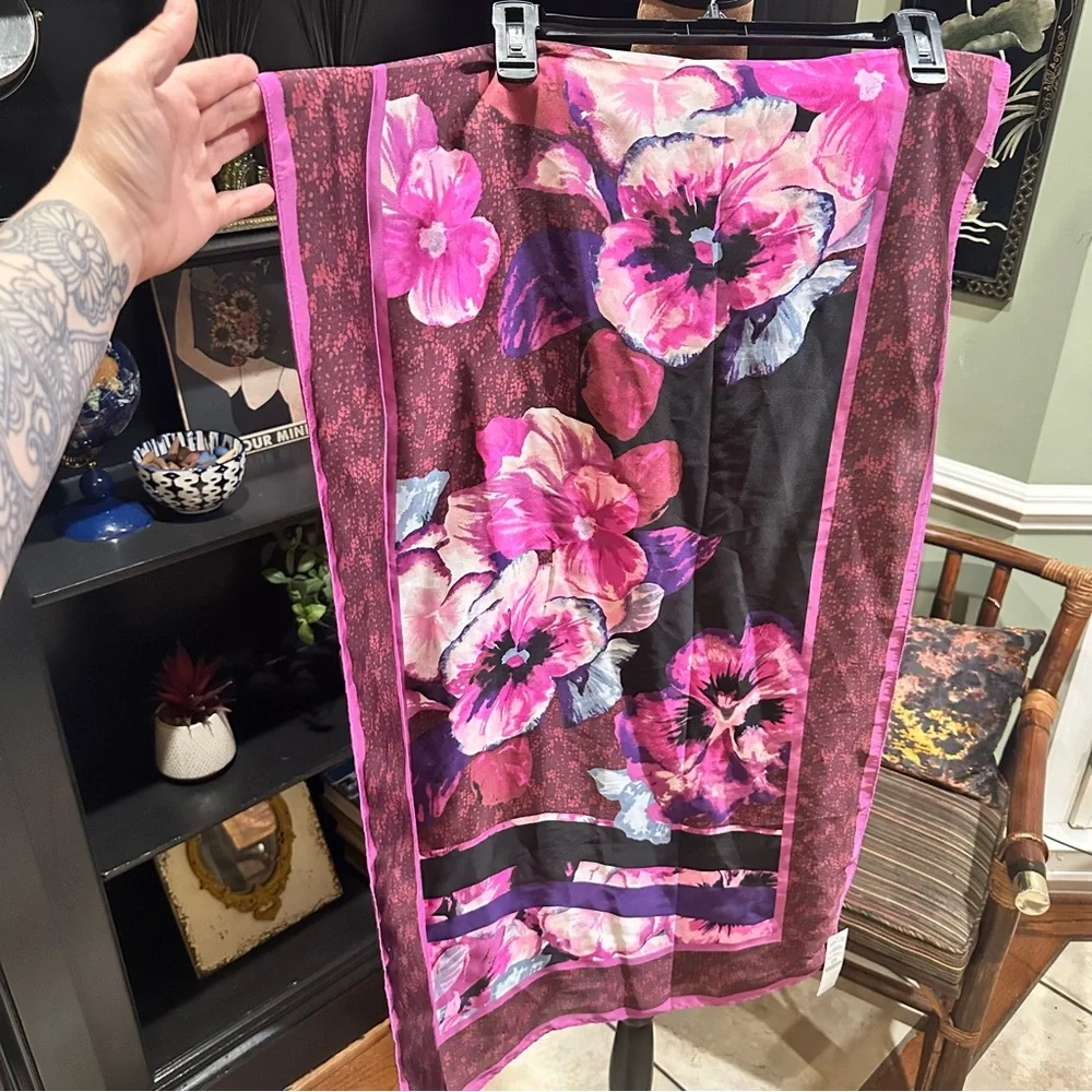 White House Black Market Viola Oblong Scarf – OS – Cabernet Satin